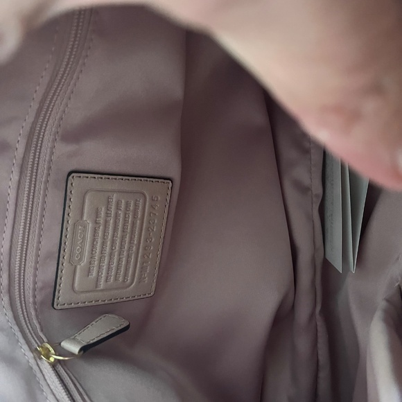 Coach Mauve Gold hardware bag - Picture 4 of 4